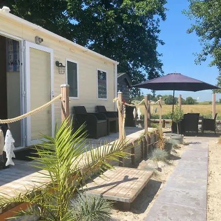 Coco House Op Recreatiepark De Wielen Holiday home Sint Maarten