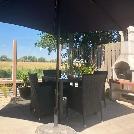 Coco House Op Recreatiepark De Wielen Holiday home *