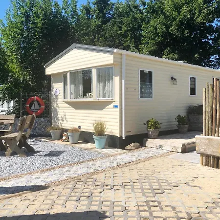 Coco House Op Recreatiepark De Wielen Holiday home Sint Maarten
