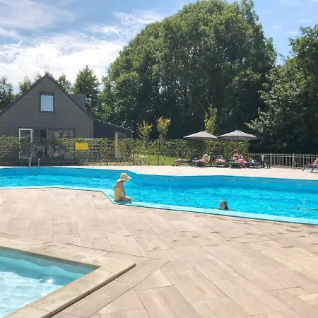 Сasa de vacaciones Coco House Op Recreatiepark De Wielen Sint Maarten