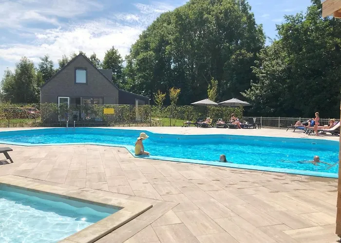 펜션 Coco House Op Recreatiepark De Wielen 신트 마르턴